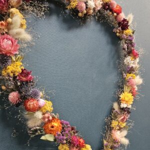 Cœur floral. Création artisanale en fleurs séchées locales et françaises